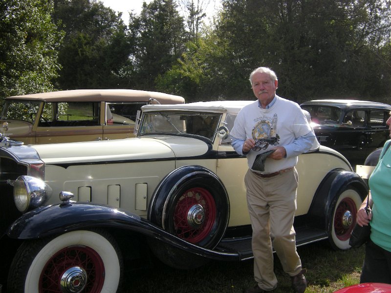 Image 054.JPG - Bob Montague and his 1932 Light Eight convertible coupe (Bob Robb photo)